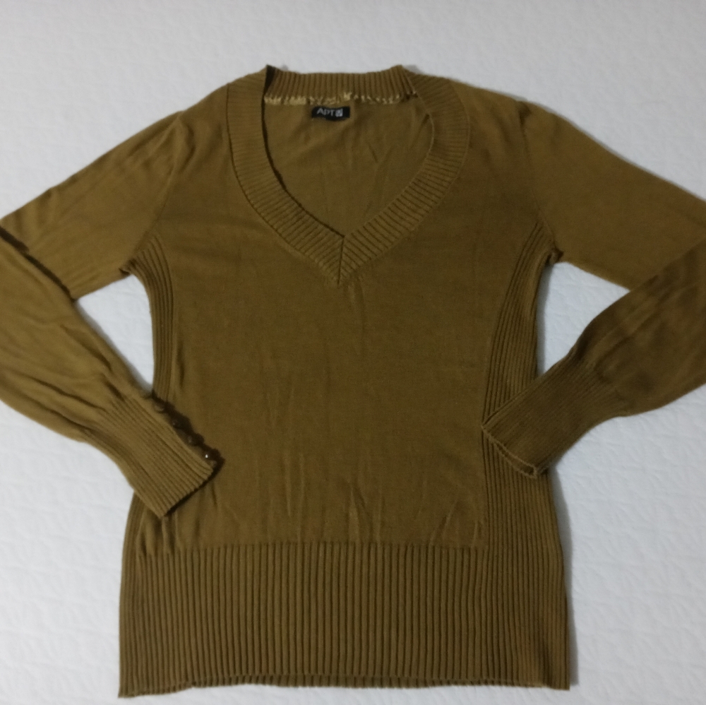 V-neck Sweater